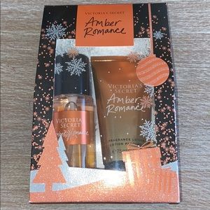 Victoria’s Secret Amber Romance Set